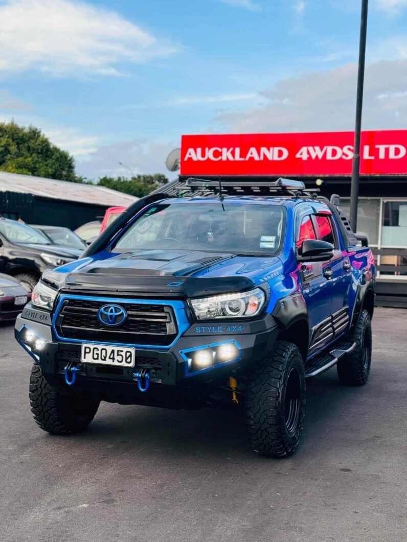 
								2018 Toyota Hilux SR5 full									