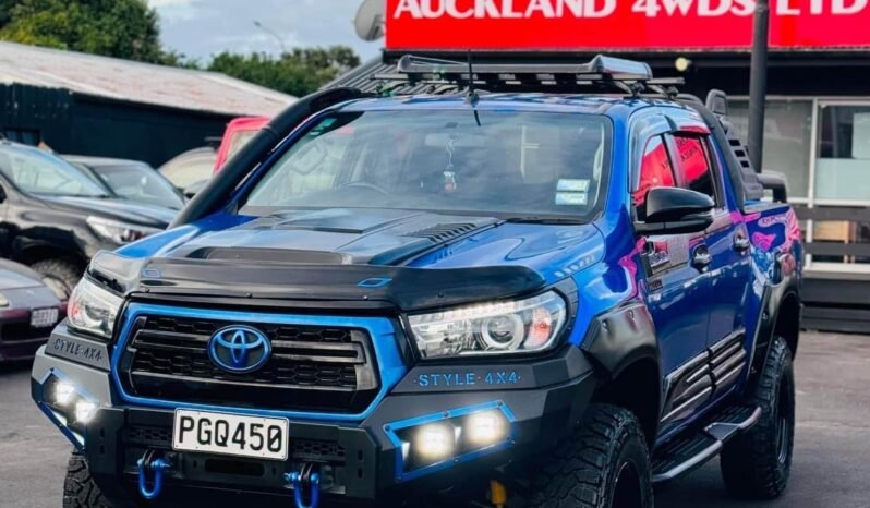 
								2018 Toyota Hilux SR5 full									
