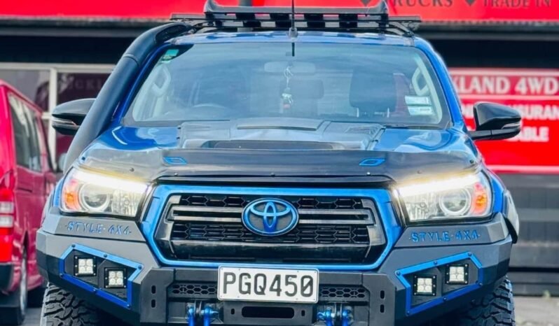 
								2018 Toyota Hilux SR5 full									