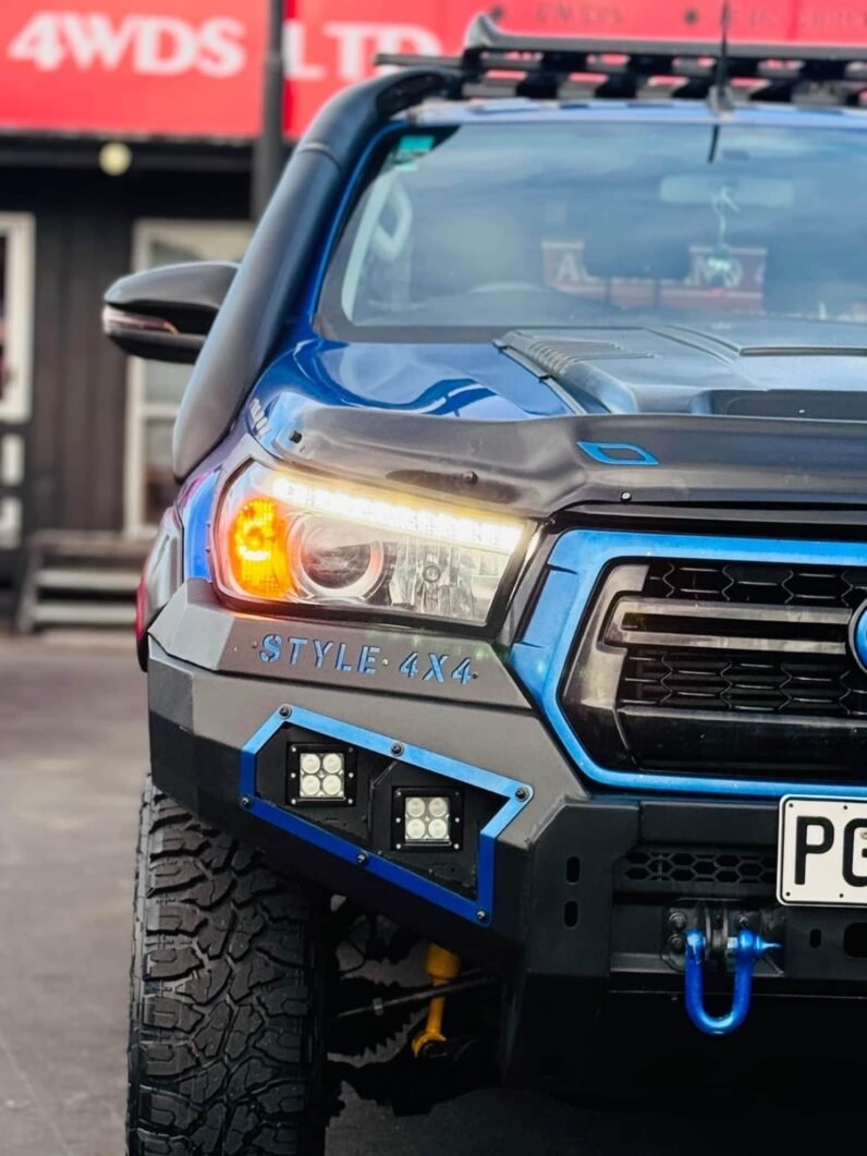 
								2018 Toyota Hilux SR5 full									