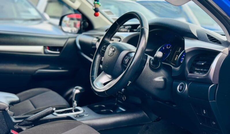 
								2018 Toyota Hilux SR5 full									