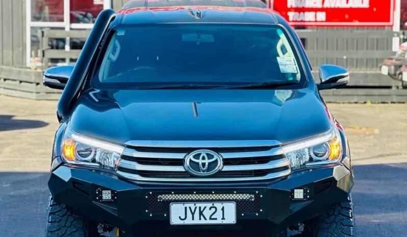 
								2016 Toyota Hilux  SR5 full									