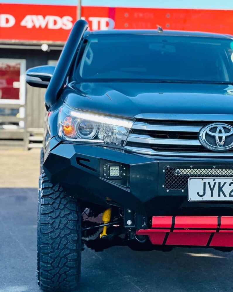 
								2016 Toyota Hilux  SR5 full									