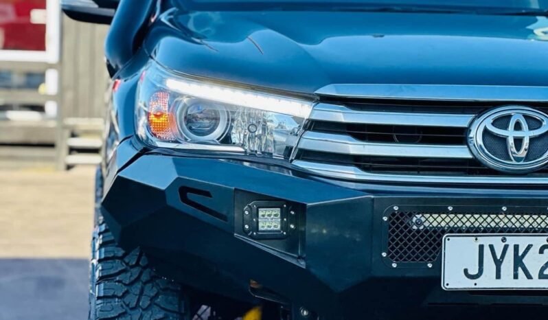 
								2016 Toyota Hilux  SR5 full									