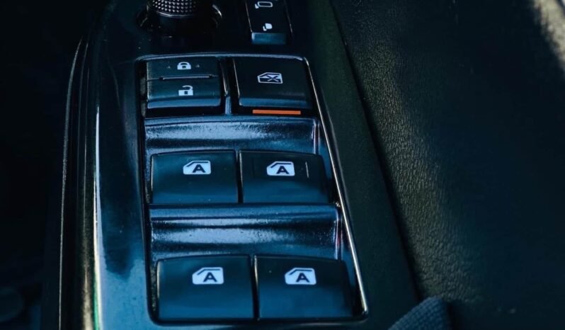 
								2016 Toyota Hilux  SR5 full									