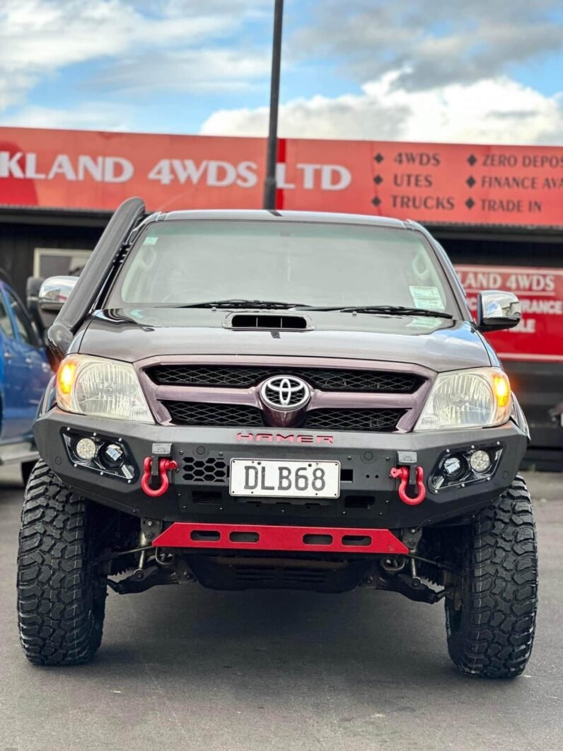 
								Toyota Hilux 2006 SR5 full									