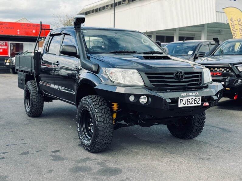 
								2005 Toyota Hilux full									