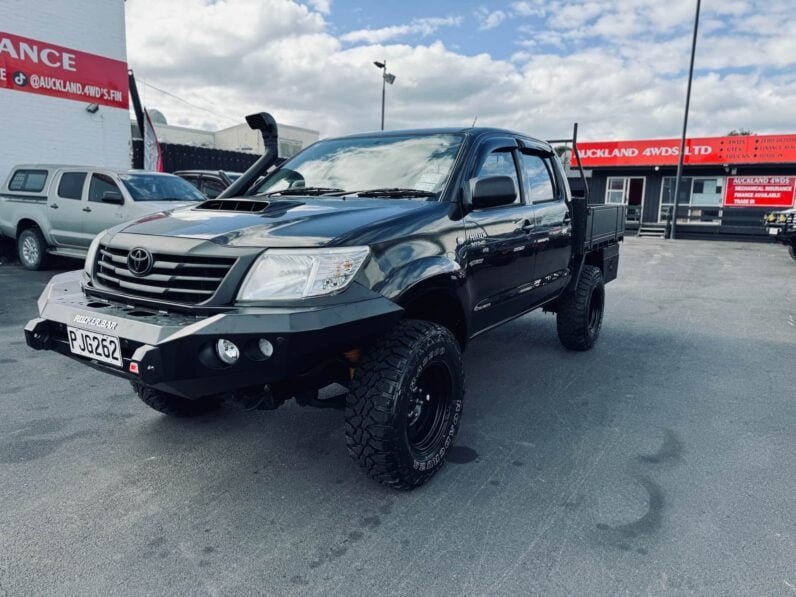 
								2005 Toyota Hilux full									