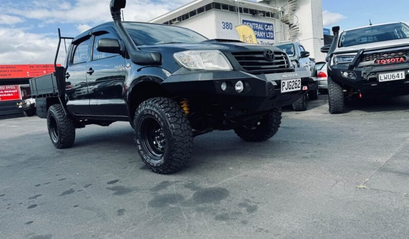 
								2005 Toyota Hilux full									