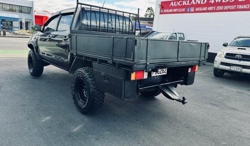 
								2005 Toyota Hilux full									