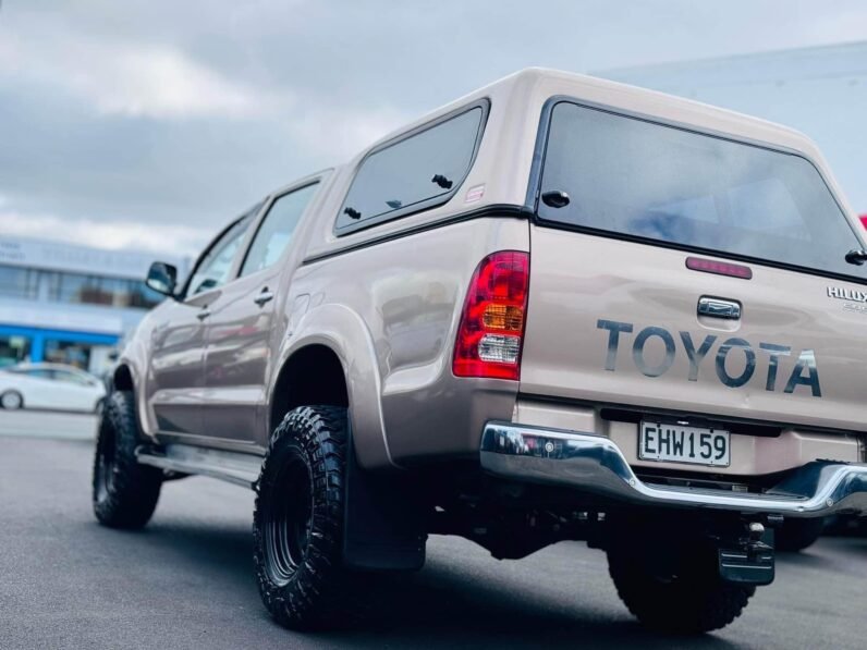 
								Toyota Hilux 2008 SR5 full									