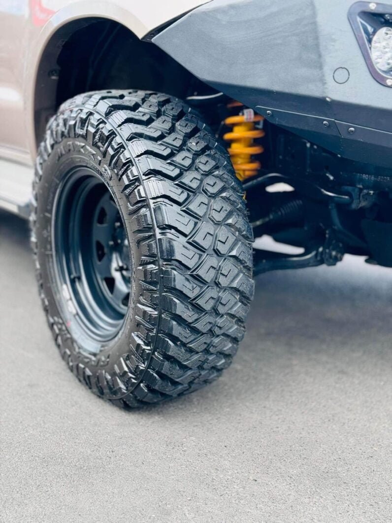 
								Toyota Hilux 2008 SR5 full									