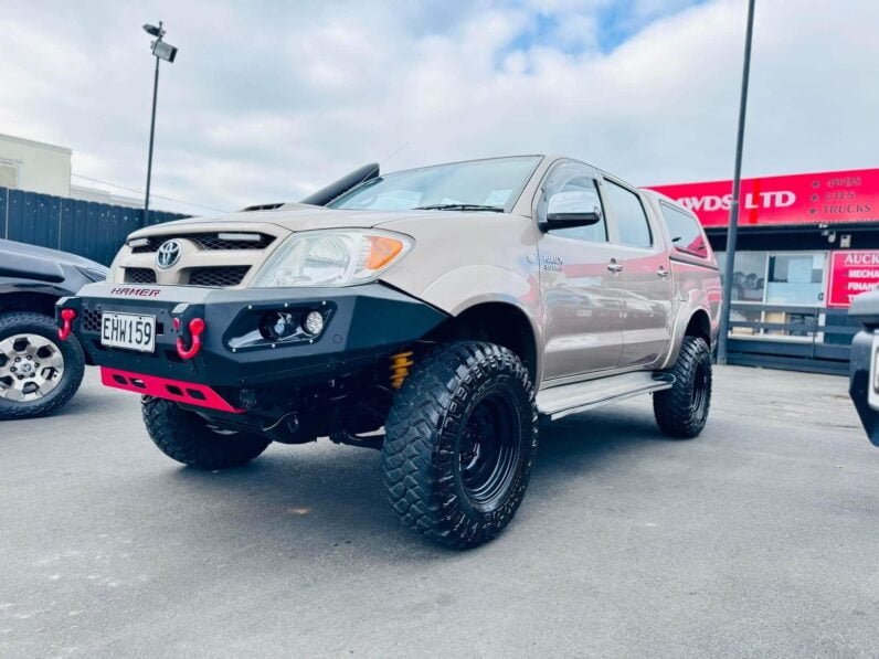 
								Toyota Hilux 2008 SR5 full									