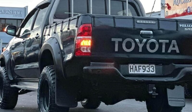 
								2013 Toyota Hilux SR5 3L full									