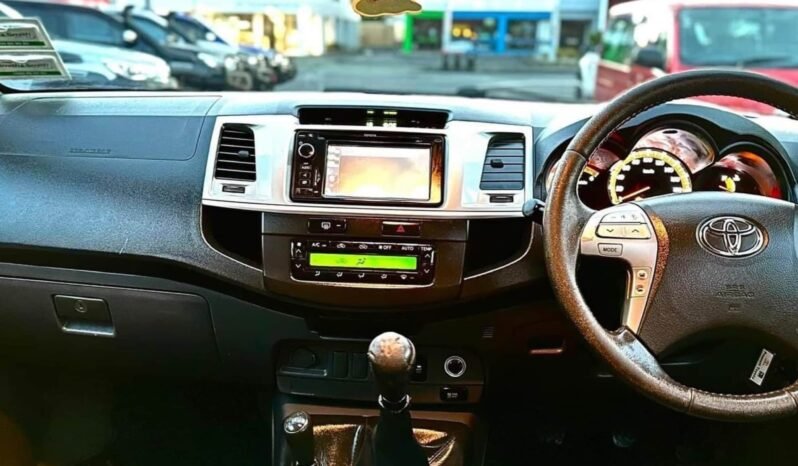 
								2013 Toyota Hilux SR5 3L full									