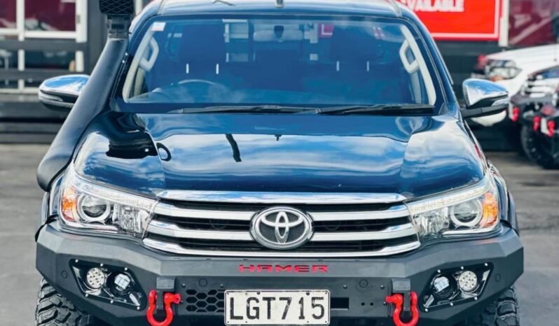 
								2018 Toyota Hilux SR5 full									