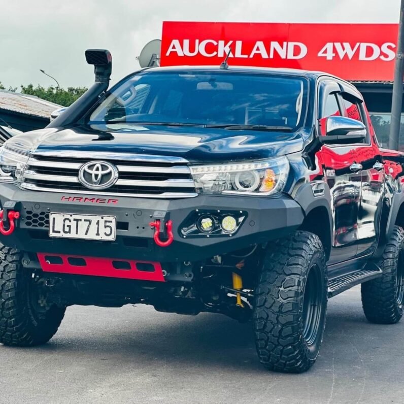 
								2018 Toyota Hilux SR5 full									