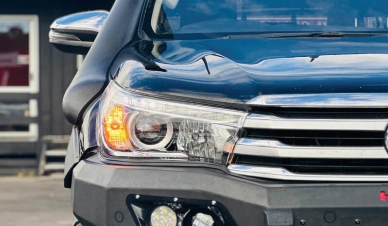 
								2018 Toyota Hilux SR5 full									