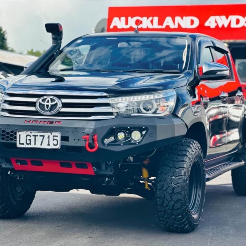 
								2018 Toyota Hilux SR5 full									