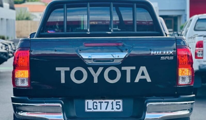 
								2018 Toyota Hilux SR5 full									