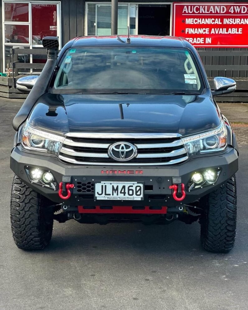 
								2015 Toyota Hilux SR5 full									