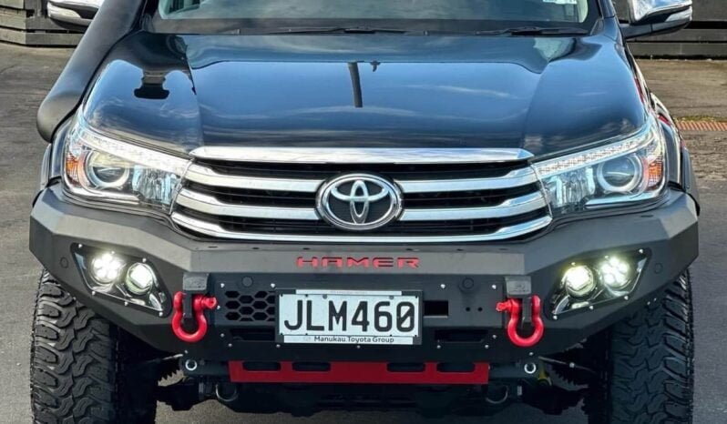 
								2015 Toyota Hilux SR5 full									