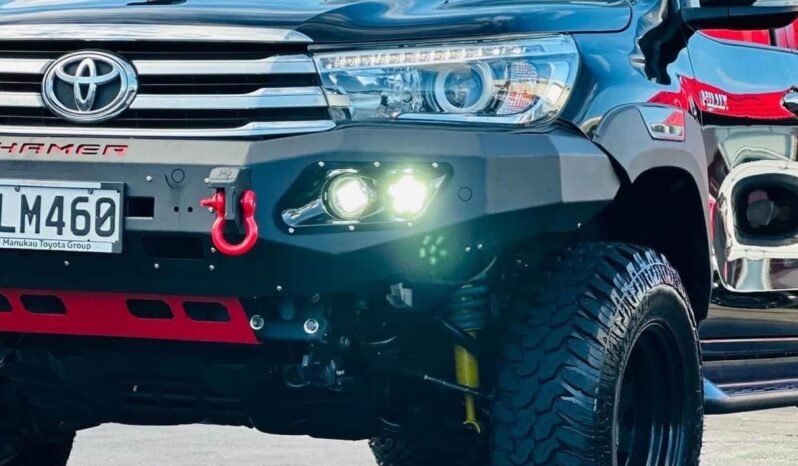 
								2015 Toyota Hilux SR5 full									