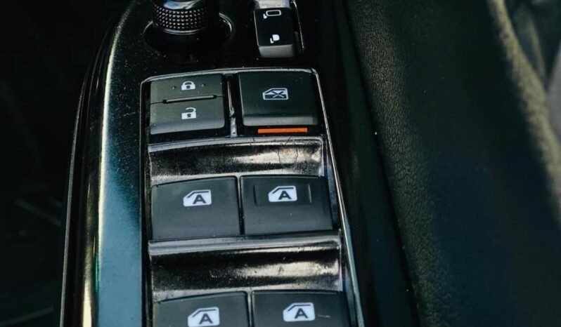 
								2015 Toyota Hilux SR5 full									