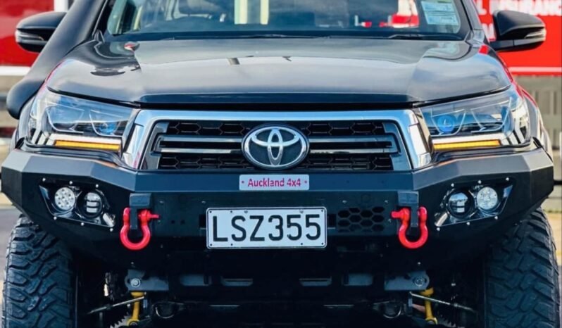 
								2018 Toyota Hilux SR5 full									