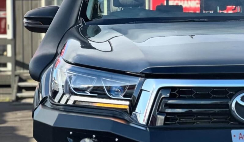 
								2018 Toyota Hilux SR5 full									