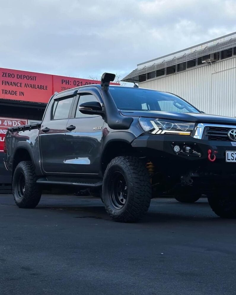 
								2018 Toyota Hilux SR5 full									