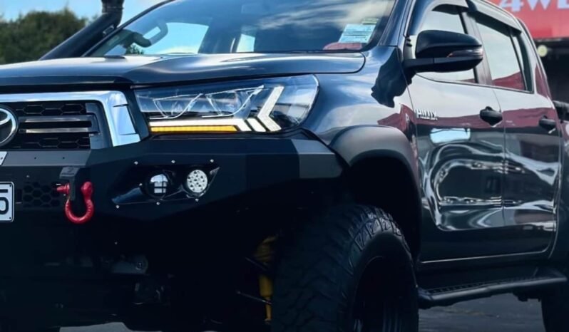 
								2018 Toyota Hilux SR5 full									