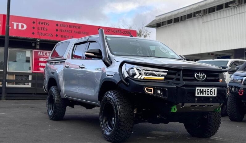 
								2016 Toyota Hilux SR full									
