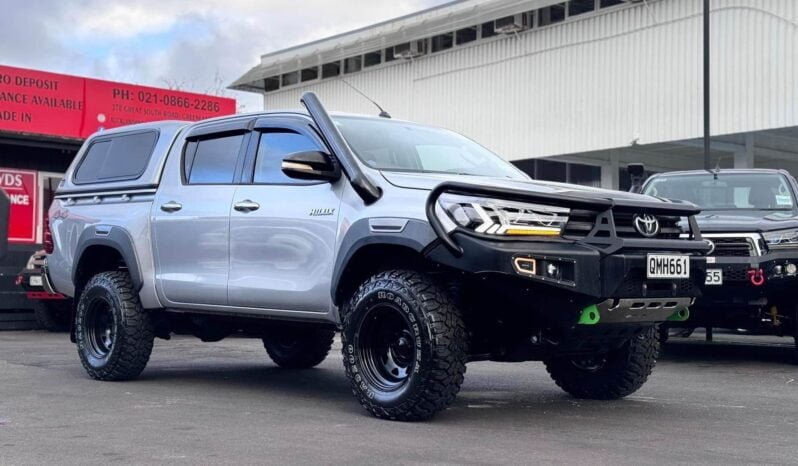 
								2016 Toyota Hilux SR full									