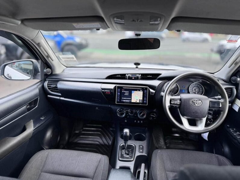 
								2018 Toyota Hilux full									