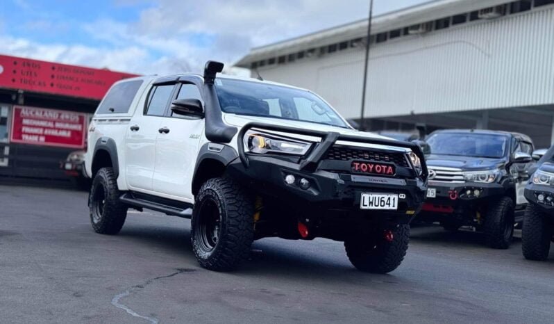 
								2018 Toyota Hilux full									