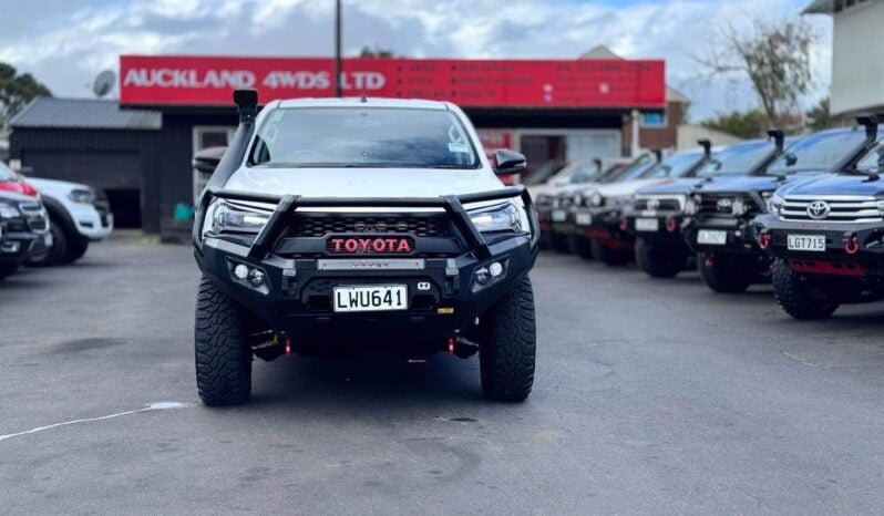 
								2018 Toyota Hilux full									