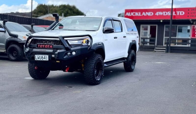
								2018 Toyota Hilux full									