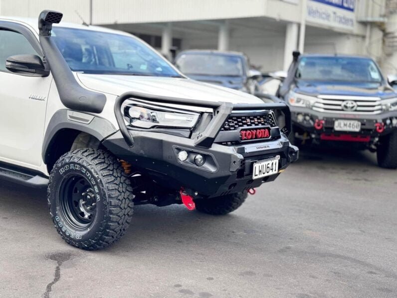 
								2018 Toyota Hilux full									