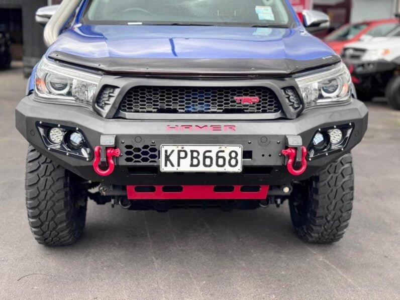 
								2017 Toyota Hilux SR5 full									