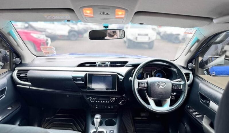 
								2017 Toyota Hilux SR5 full									