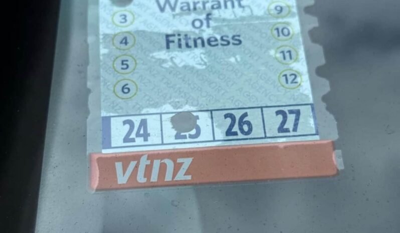 
								2017 Toyota Hilux SR5 full									