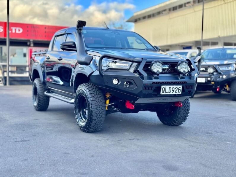 
								2024 Toyota Hilux SR full									