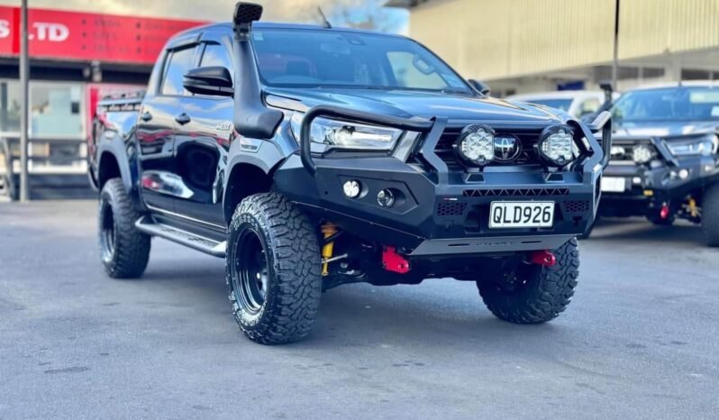 
								2024 Toyota Hilux SR full									