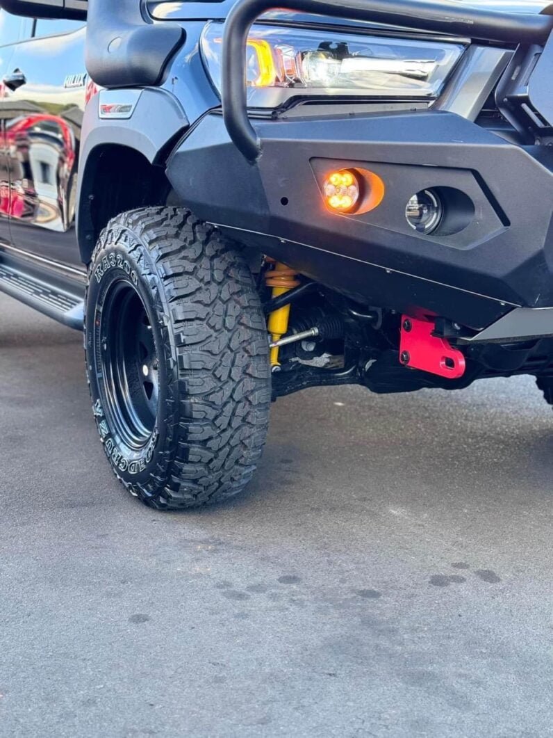 
								2024 Toyota Hilux SR full									