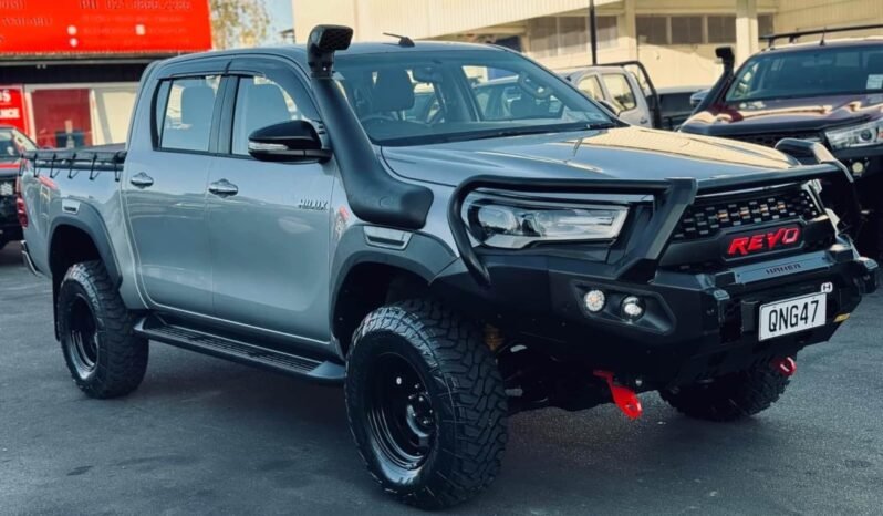 
								2017 Toyota Hilux SR full									