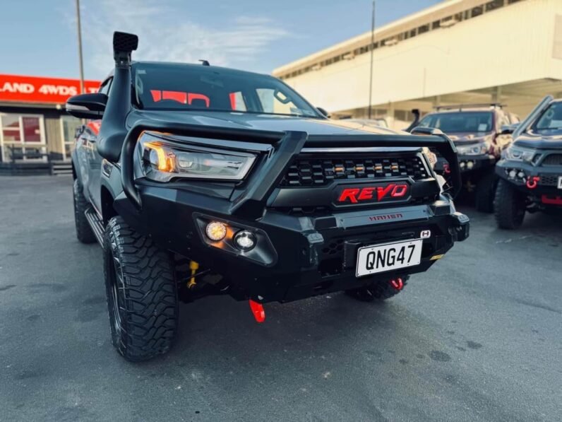 
								2017 Toyota Hilux SR full									
