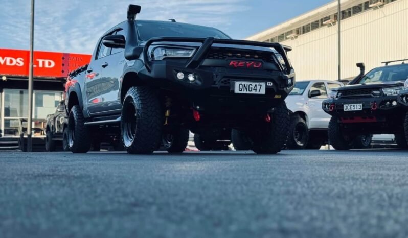 
								2017 Toyota Hilux SR full									