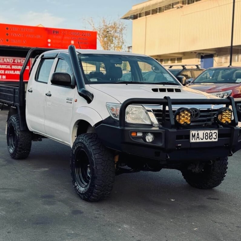
								2012 Toyota Hilux SR full									