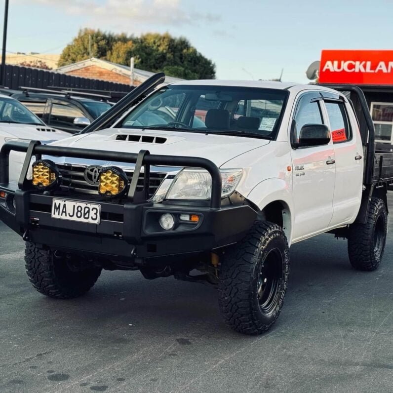 
								2012 Toyota Hilux SR full									